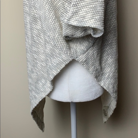 Two by Vince Camuto Semi Sheer Modern Sweater - Picture 4 of 8